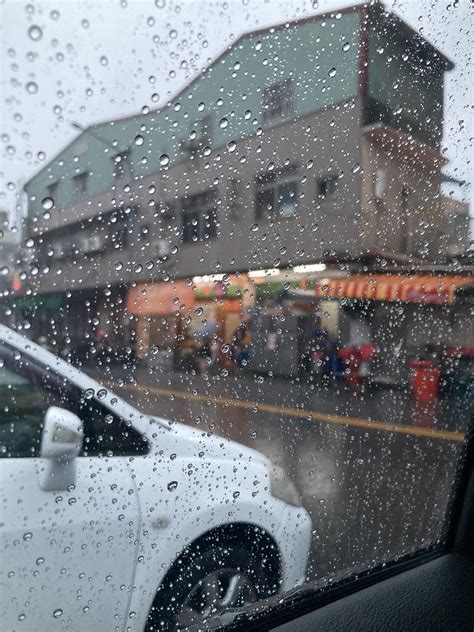 雷電雨|雷